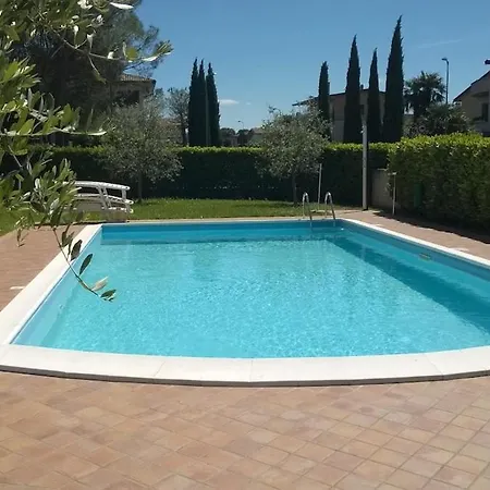 Lucrezia Con Piscina Apartmán
